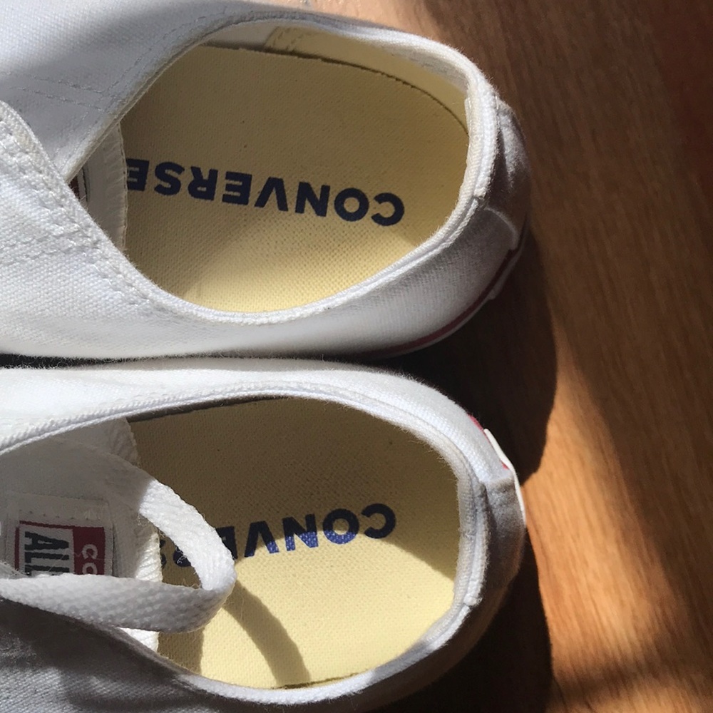 White converse - Picture 3 of 3